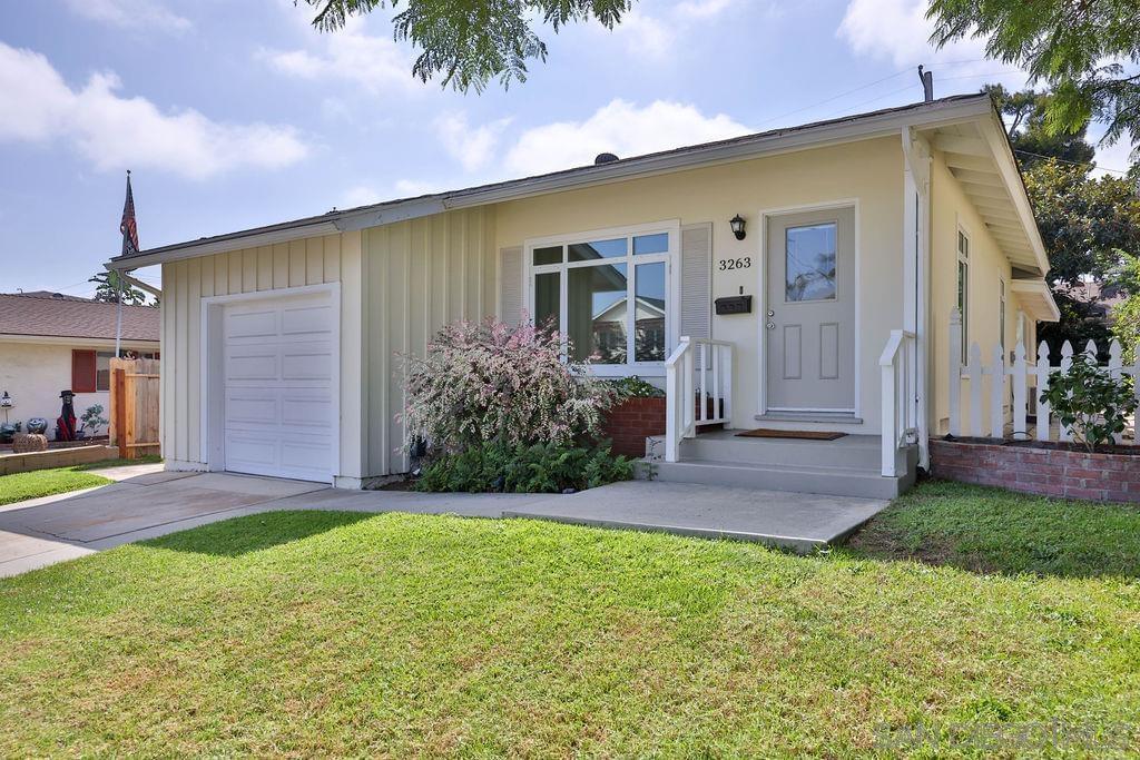 Super cute single level in the heart of Loma Portal! Open floorplan with gleaming hardwood floors, freshly painted interior walls, upgraded windows & doors, forced heat & air conditioning & room to expand. 